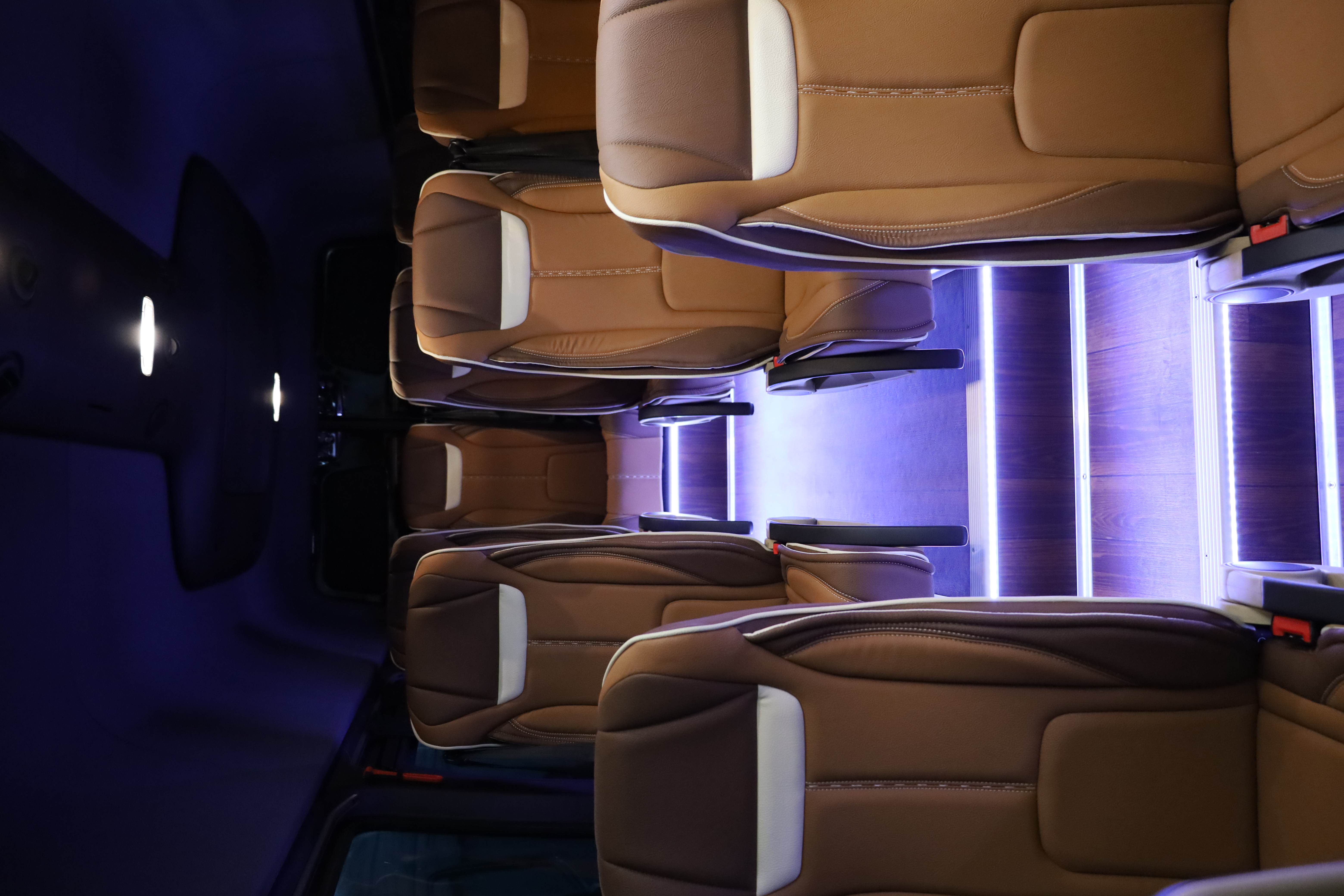 Private shuttle for 21 passengers PV